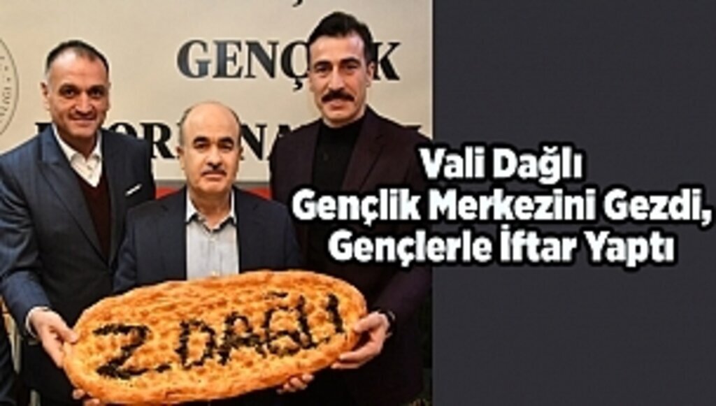 Gençlik Merkezini Gezdi, Gençlerle İftar Yaptı