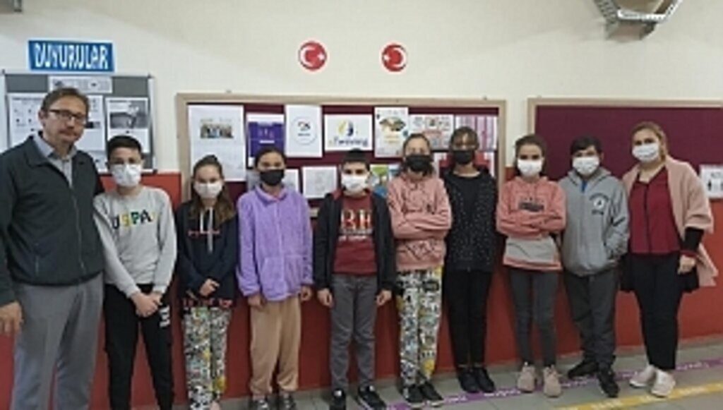 Yağbasan Ortaokulu'nda ingilizce ve teklonoji bir arada 