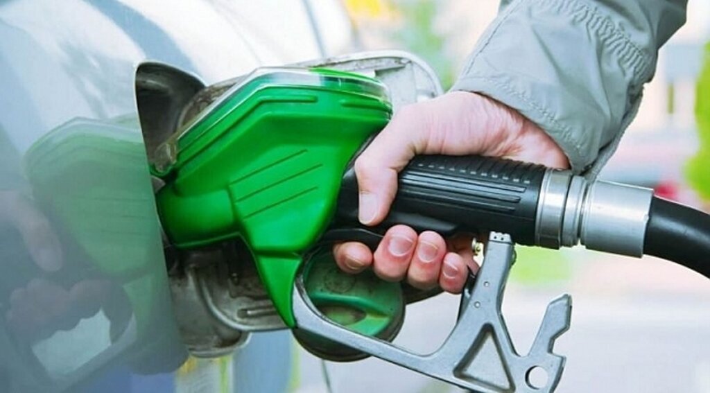 Benzine 1 lira 4 kuruş zam geldi! Litre fiyatı 24 liraya dayandı