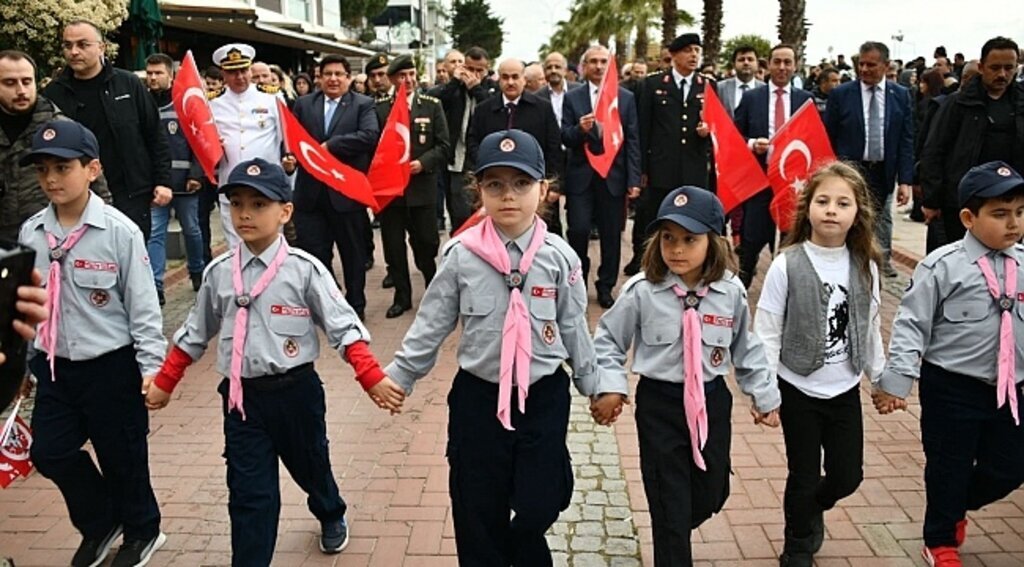 Samsun'da 1919 metrelik bayrak yürüyüşü