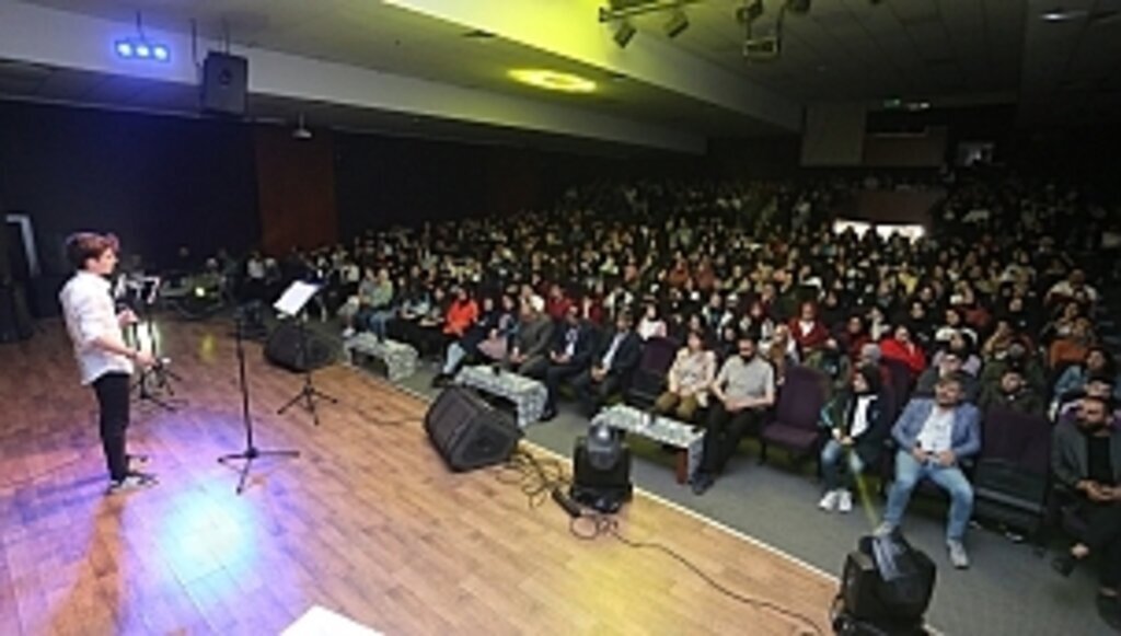 ÜSTAT NECİP FAZIL ŞİİRLERLE ANILDI