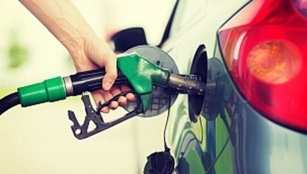 Araç sahipleri dikkat! Benzine 25 kuruş indirim geldi