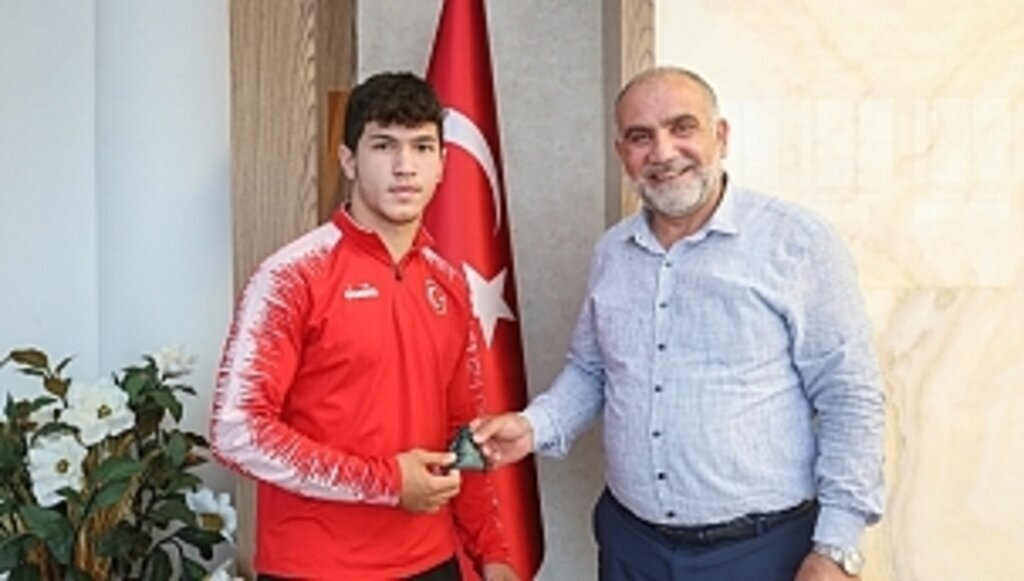 Başkan Sandıkçı Milli Sporcuları Ağırladı