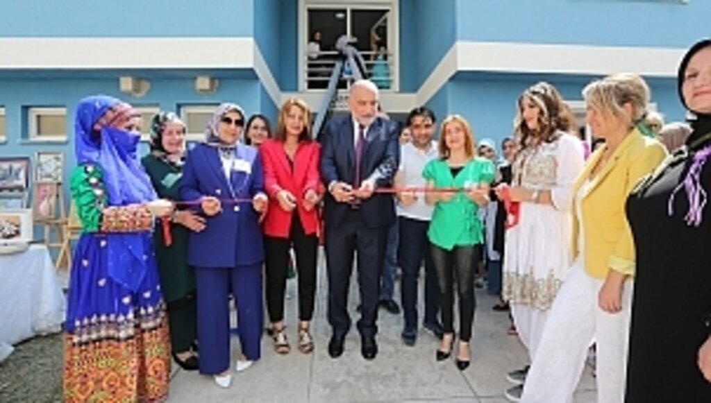 Canikli Kadınlar El Emeği Ürünlerini Sergiledi