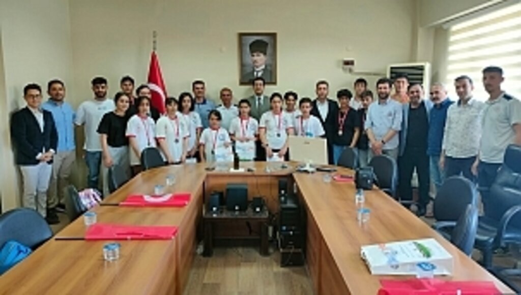 Kaymakam Öz şampiyonları ağırladı