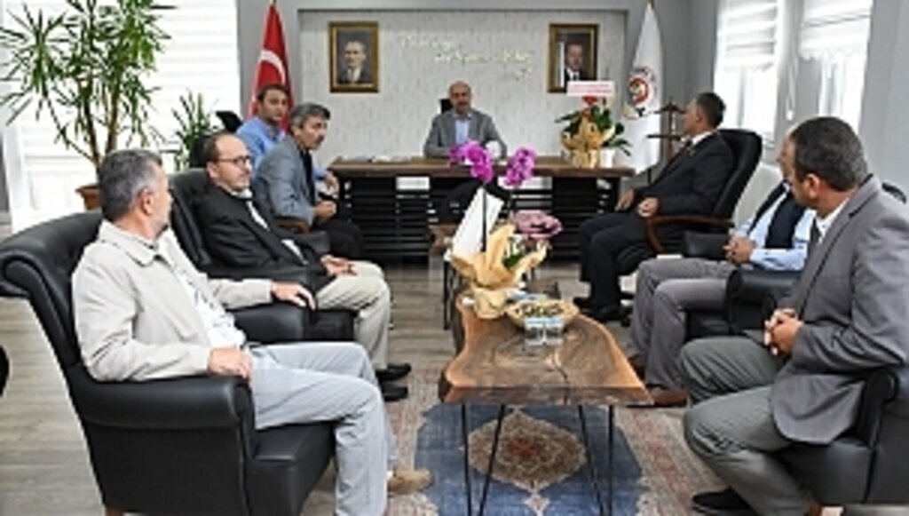 Muhtar ve ihtiyar heyetinden Başkan Kılıç'a hizmet teşekkürü