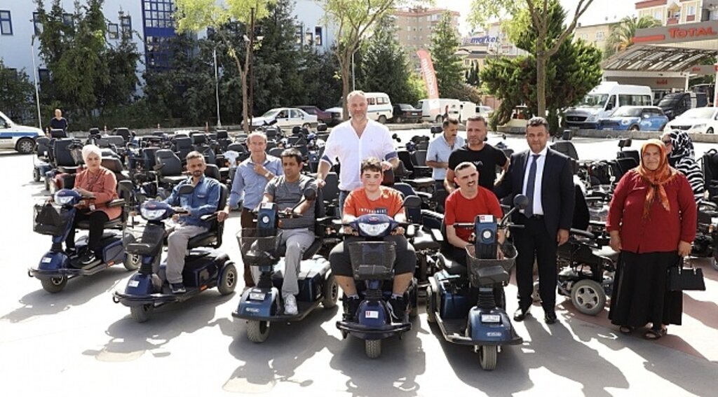 ÇARŞAMBA'DA AKÜLÜ ARAÇLAR SAHİPLERİNE ULAŞIYOR