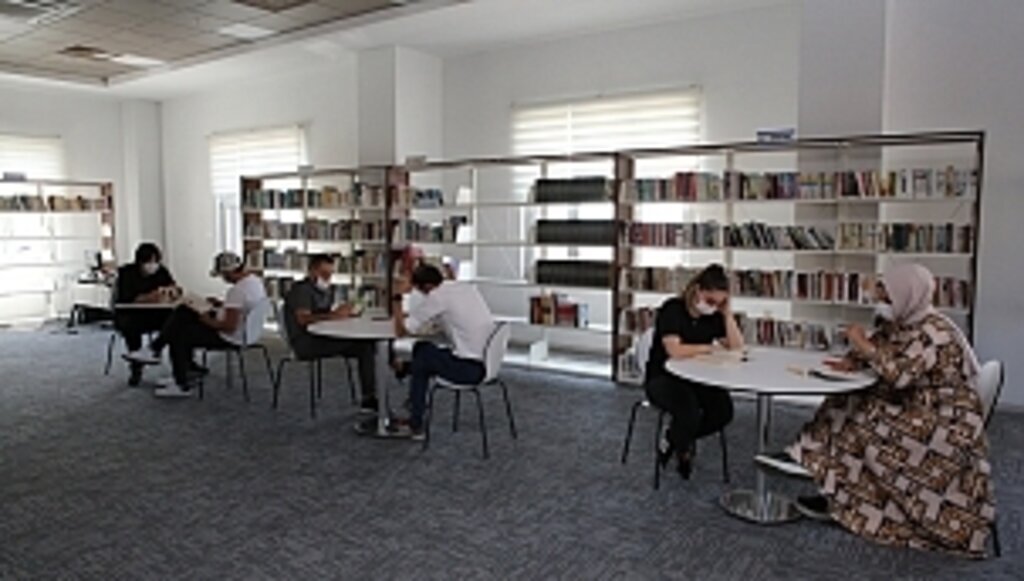 İLKADIM BELEDİYESİ KÜTÜPHANESİ TAKDİR TOPLAMAYA DEVAM EDİYOR