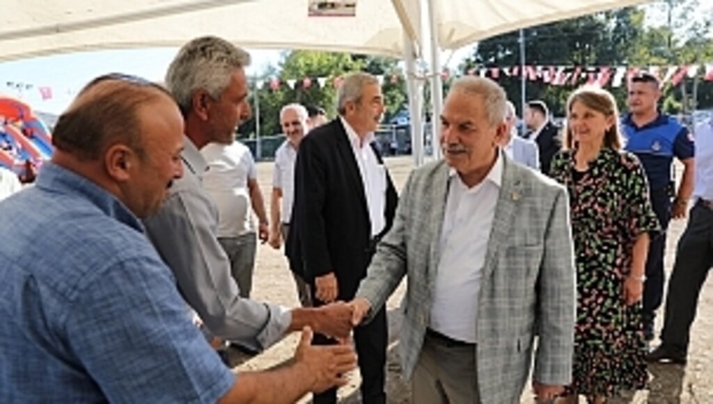 İLKADIM'DA İNCİR ŞÖLENİ YOĞUN KATILIMLA GERÇEKLEŞTİ