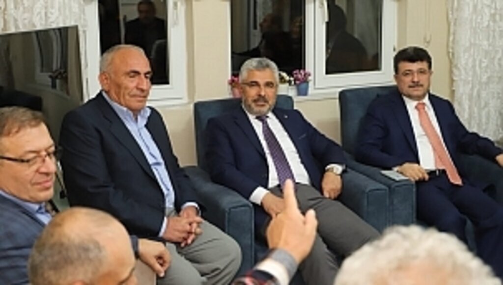 AK PARTİ'DEN BAFRA'YA ÇIKARMA, AYNI ANDA ONLARCA EVE MİSAFİR OLDULAR...