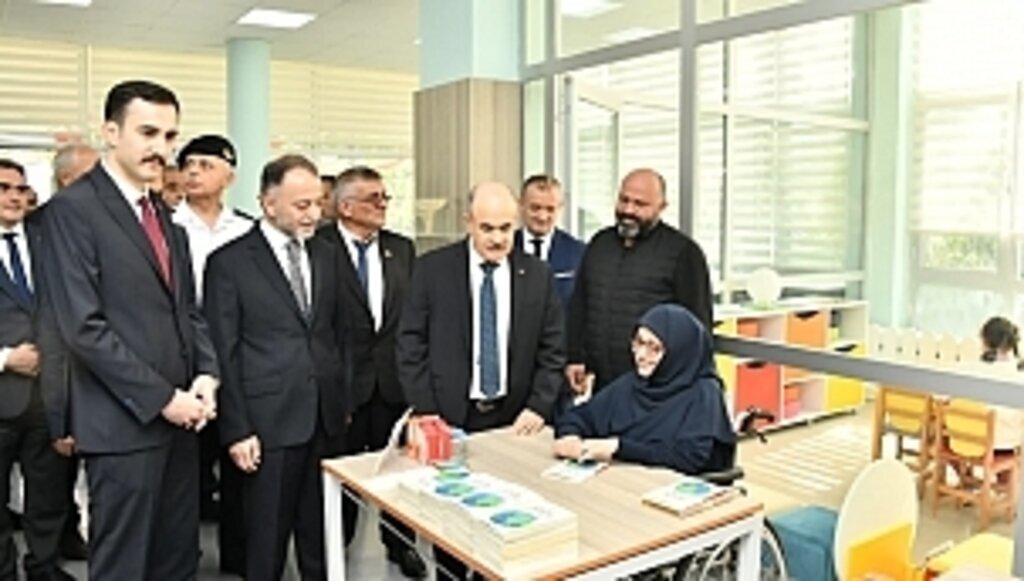 Ayvacık'a İlçe Halk Kütüphanesi