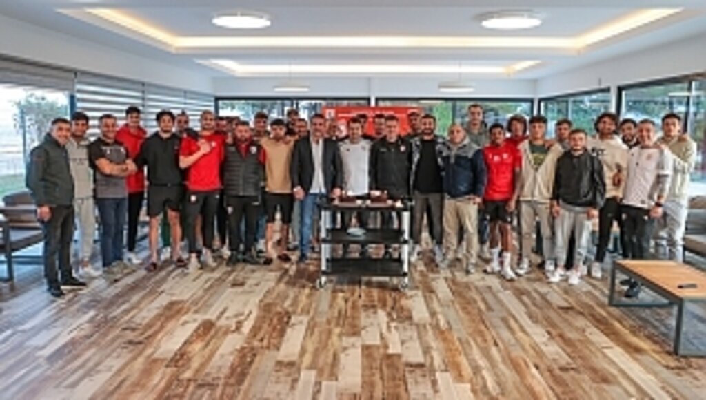 Samsunspor taraftar guruplarından futbolculara moral