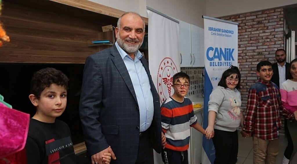 Başkan Sandıkçı: "Özel vatandaşlarımızın bir gün değil her gün yanındayız"