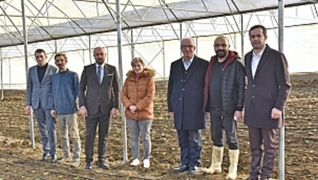 Tekkeköy Belediyesi çiftçiye sera desteği sağladı
