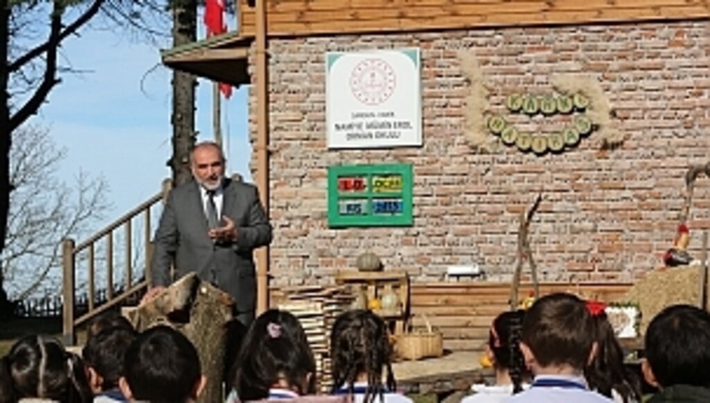 Başkan Sandıkçı Öğrencilerin Karne Sevincine Ortak Oldu