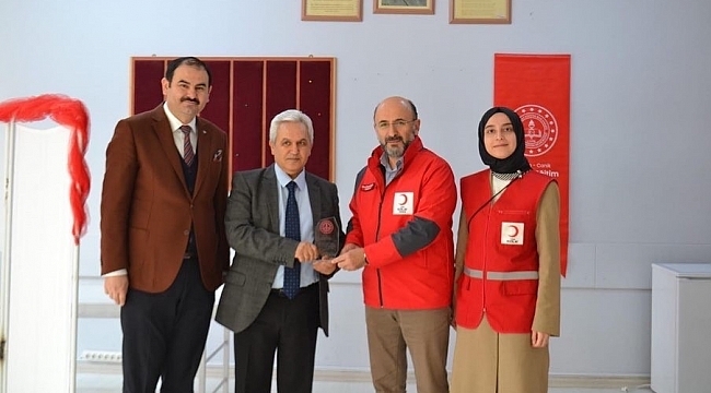 Kızılay diyabet hastası çocukları yalnız bırakmadı