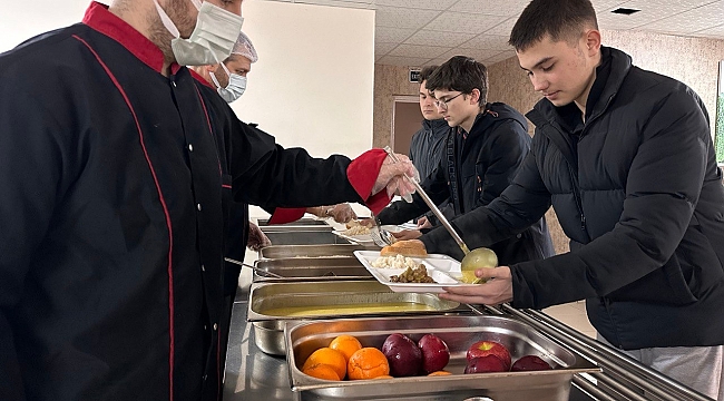 Samsun'da binlerce öğrenciye ücretsiz yemek desteği