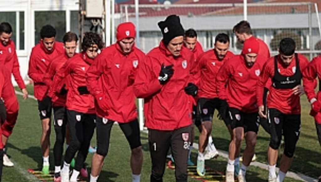 Lider gözünü Manisa'ya dikti