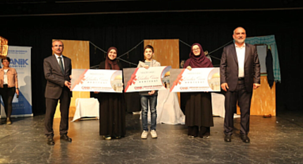 Başkan Sandıkçı’dan Kudüs Turu Hediyesi