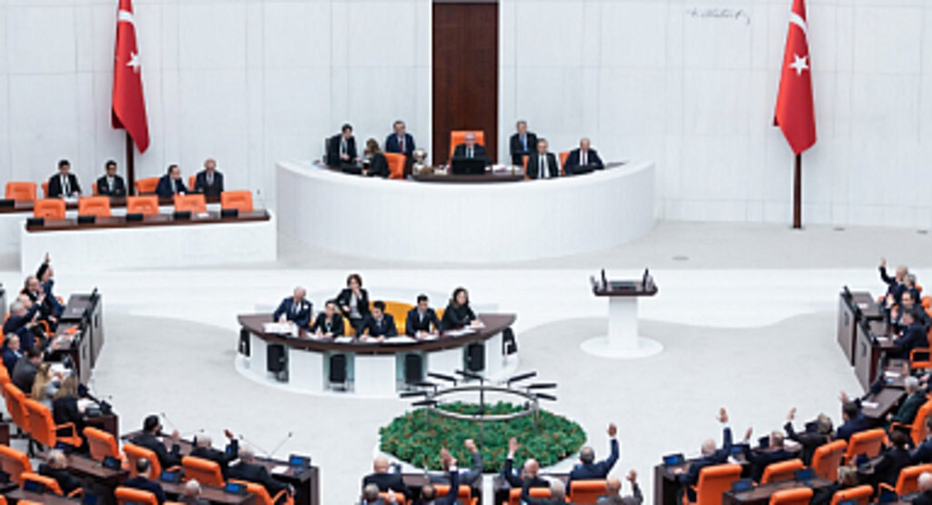 TBMM'de 600 milletvekilinin 335'i ilk kez seçildi