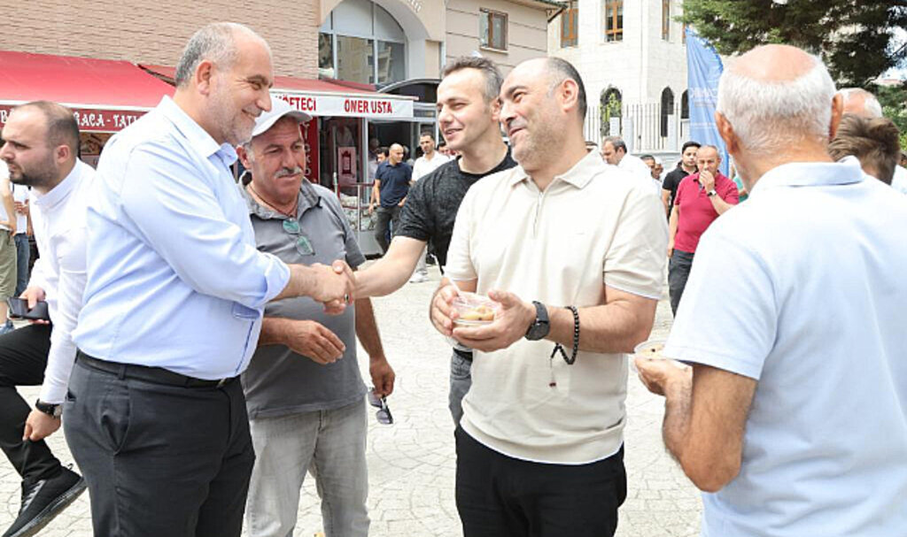 Başkan Sandıkçı’dan Aşure İkramı