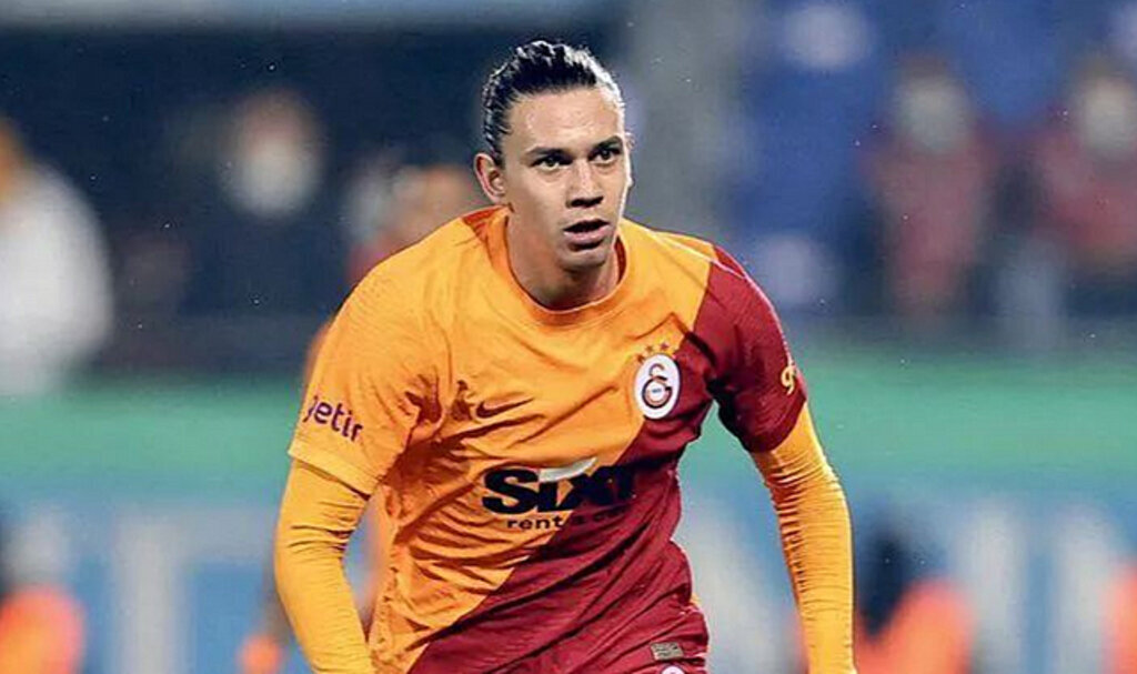 Taylan Antalyalı imza aşamasında