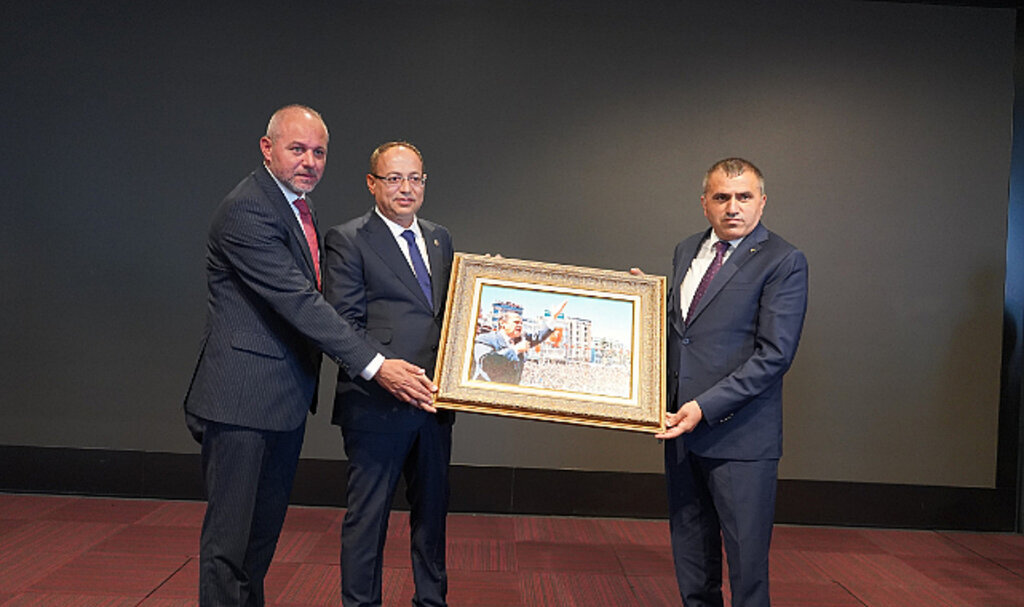 MHP'DEN GÖVDE GÖSTERİSİ