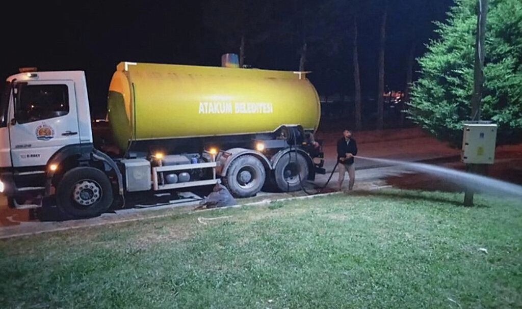 Atakum’un park ve bahçelerinde yoğun mesai