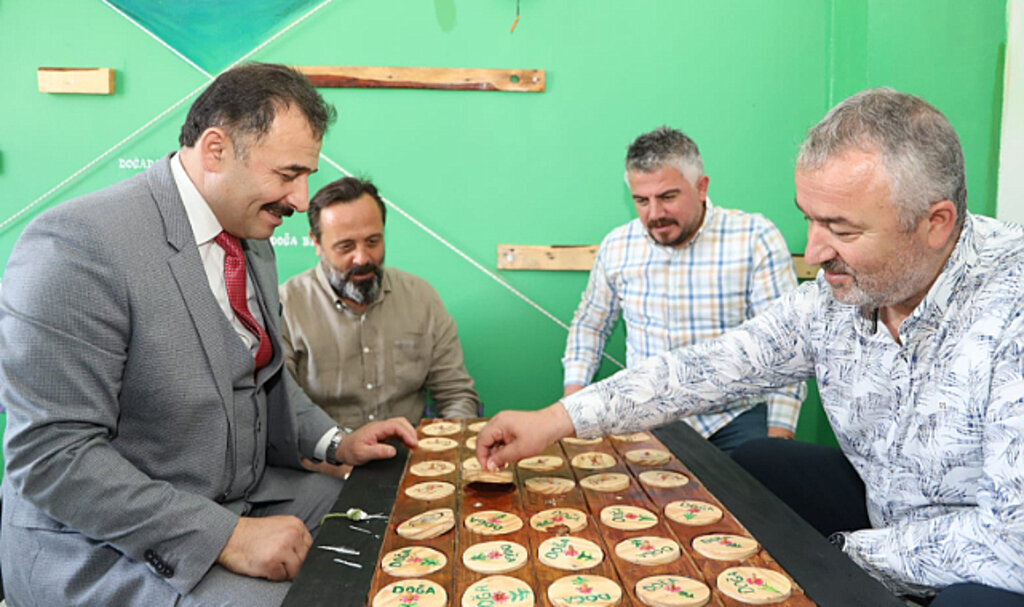Başkan Topaloğlu Ondokuz Mayıs Fen ve Doğa Okulu'nu Ziyaret Etti