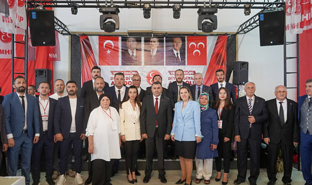 MHP Atakum'da Filiz Gök Başkan Seçildi