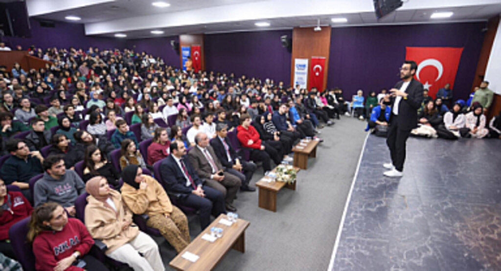 Gri Koç Canik’te Öğrencilerle Buluştu 