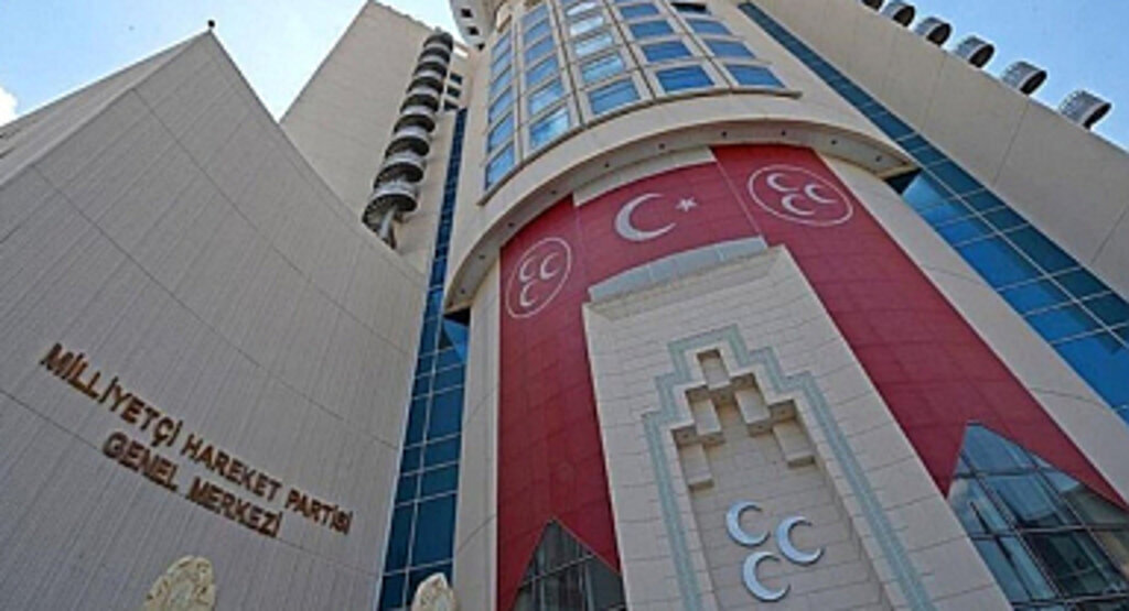MHP 3 ilçe başkanlığını kapattı, Bahçeli'nin danışmanı görevden alındı
