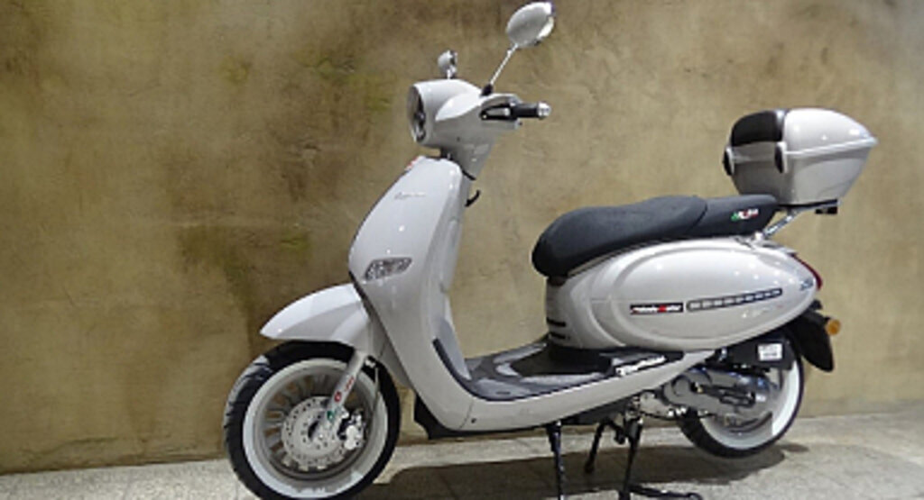 Araba ehliyeti ile 125 CC motor sürülür mü? B sınıfı ehliyet 125 CC motor kullanabilir mi? 
