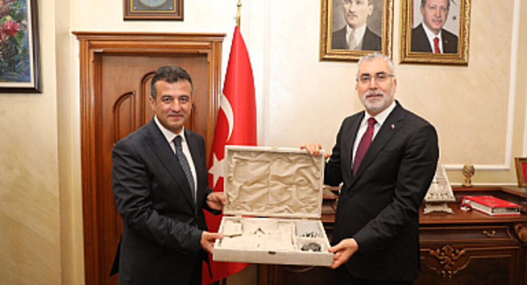 Bakan Işıkhan Başkan Doğan’ı ziyaret etti