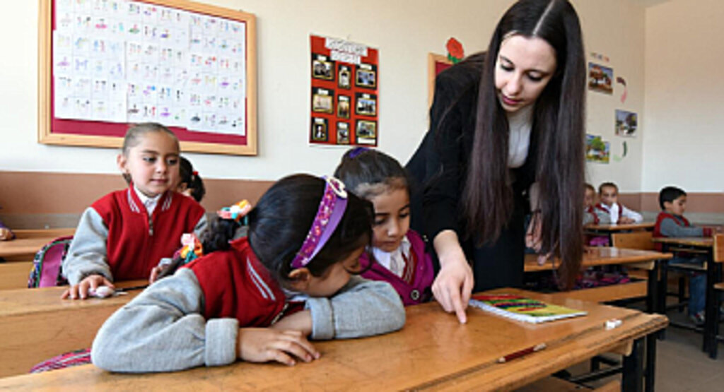 Cumhurbaşkanı Erdoğan'dan öğretmenlere atama müjdesi