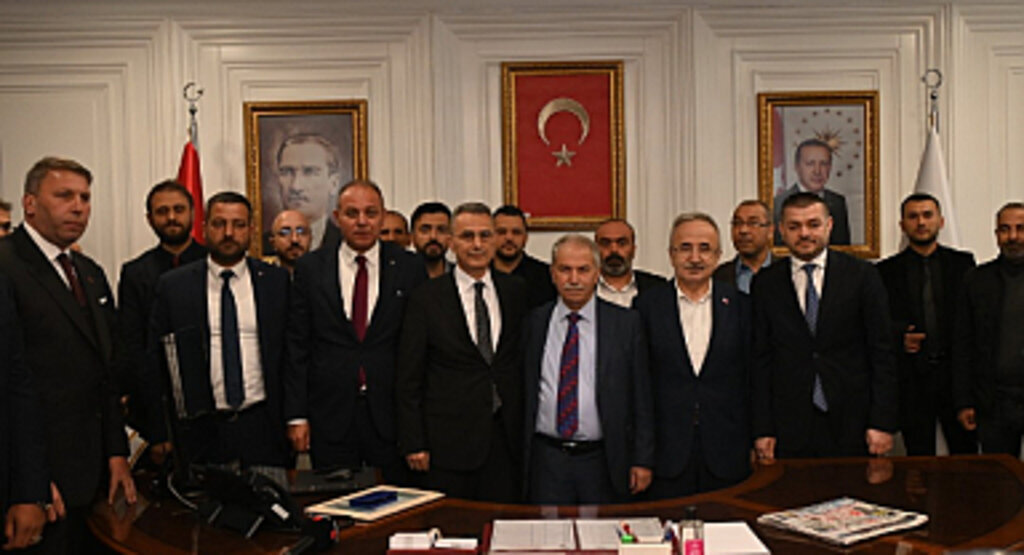 İLKADIM BELEDİYESİ’NDE DEVİR TESLİM TÖRENİ