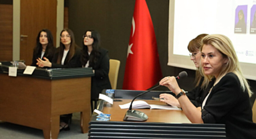 Samsun Üniversitesi'nde “İş Hayatında Kadın Olmak” konuşuldu