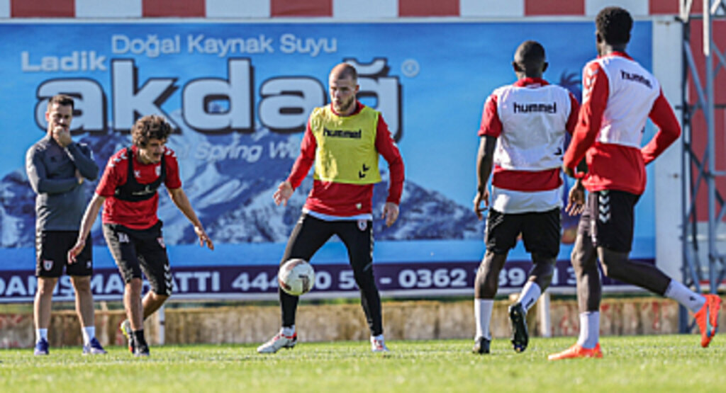 Samsunspor Konyaspor'a hazırlanıyor