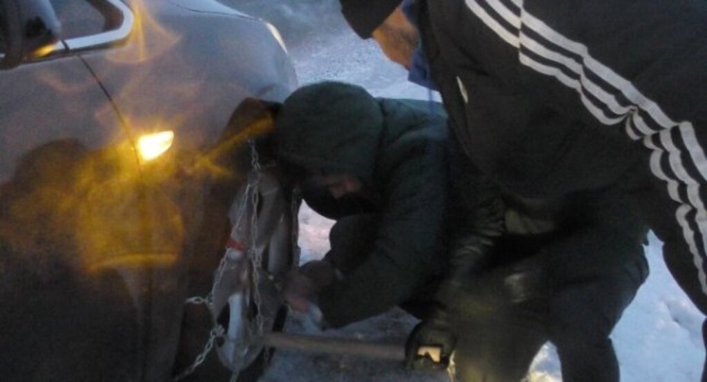Ardahan’da kar yağışı ve tipi ulaşımı olumsuz etkiliyor