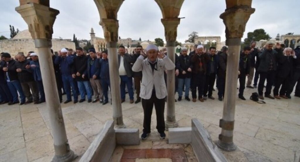 BEM-BİR-SEN Kudüs’te şehitler için gıyabi cenaze namaz kıldı
