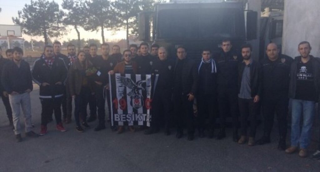 Beşiktaşlılardan polislere taziye ziyareti