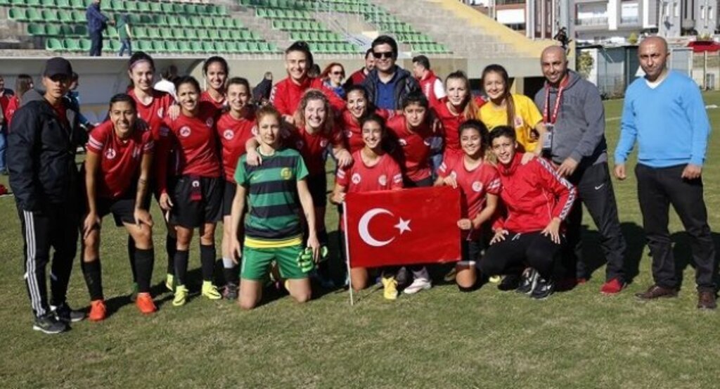 Döşemealtı Kadın Futbol Takımı haftayı 3 puanla kapattı